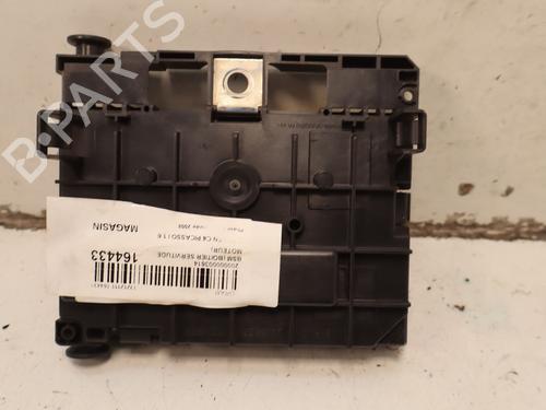Used Fuse box Fuse box 33221984 33221984