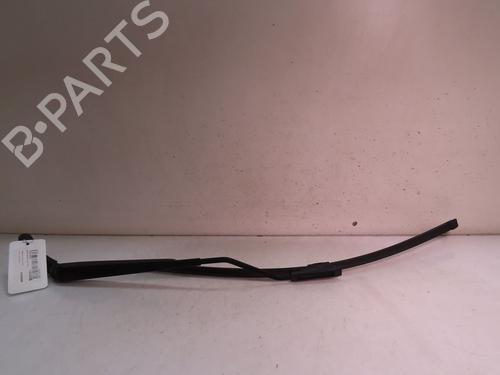 Used Front windshield wiper arm RENAULT CLIO IV (BH_) 1.2 16V (73 hp) 16826156