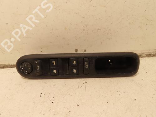 Used Left front window switch PEUGEOT 5008 (0U_, 0E_) 1.6 HDi (114 hp) 32005442