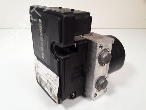 Used ABS pump TOYOTA YARIS (_P9_) 1.4 D-4D (NLP90_, NLP90R) (90 hp) 8999195