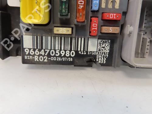 Used Fuse box CITROËN C5 III (RD_) 2.0 HDi (RDRHD8, RDRHDJ, RDRHR8, RDRHRJ) (136 hp) 25586413