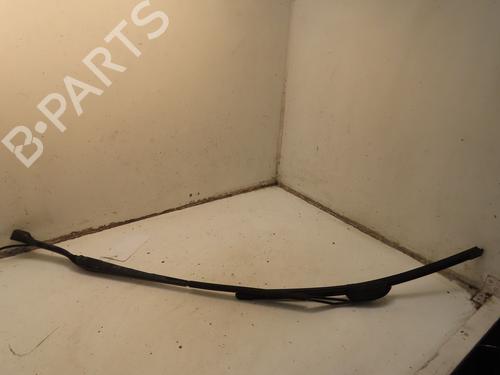 Used Front windshield wiper arm JAGUAR XJ (X350, X358) D 2.7 (207 hp) 32690849