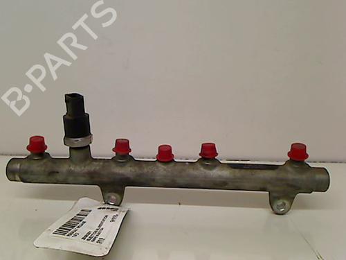 Used Injection rail RENAULT MEGANE I (BA0/1_) 1.9 dCi (BA05, BA1F) (102 hp) 23148961