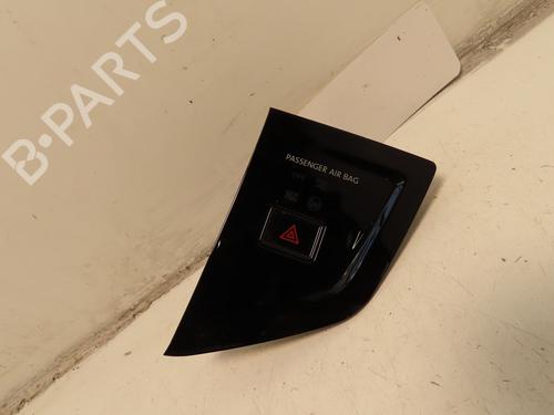 Used Warning switch VW POLO VI (AW1, BZ1, AE1) 1.0 TSI (95 hp) 30952057