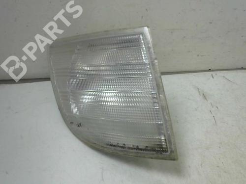 Used Right front indicator MERCEDES-BENZ VITO Van (W638) 110 CDI 2.2 (638.094) (102 hp) 8976234