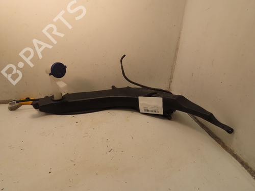 Used Windscreen washer tank Windscreen washer tank 32458272 32458272