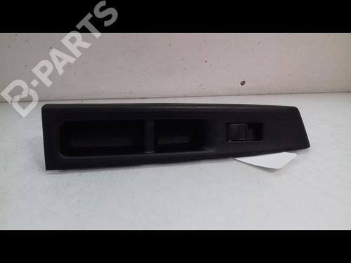 Used Switch TOYOTA YARIS (_P13_) 1.5 Hybrid (NHP130_, NHP130) (101 hp) 10990649