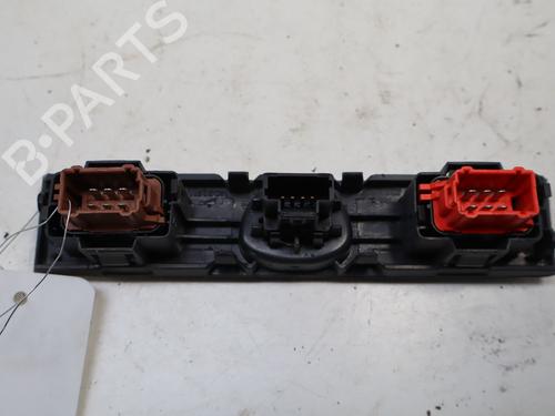 Advarselsbryter Advarselsbryter RENAULT CLIO II (BB_, CB_) 1.2 (BB0A, BB0F, BB10, BB1K, BB28, BB2D, BB2H, CB0A,... (58 hp) 36282917 36282917