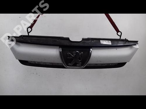 Used Front grille Front grille PEUGEOT BOXER Van (244) 2.8 HDi (128 hp) 10077858 10077858