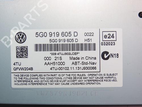 Used Radio VW GOLF VII (5G1, BQ1, BE1, BE2) 1.6 TDI (105 hp) 15842162