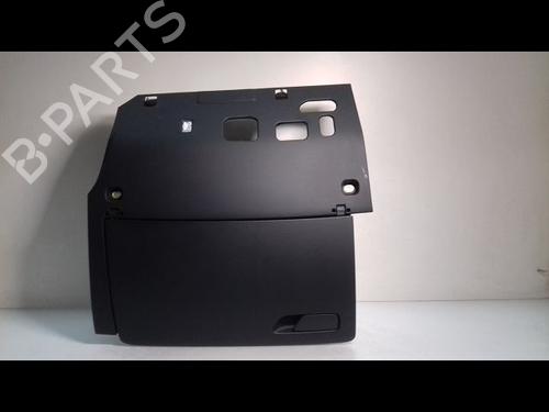 Used Glove box AUDI A3 (8V1, 8VK) 1.6 TDI (110 hp) 11418281