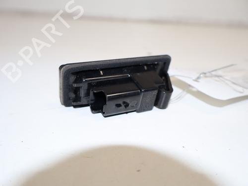 Used Licence plate light Licence plate light CITROËN C3 III (SX) 1.5 BlueHDi 100 (SXYHYP, SXYHTU) (102 hp) 35970615 35970615