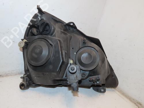 Faro izquierdo RENAULT CLIO II (BB_, CB_) 1.5 dCi (B/CB08) (82 hp) 29155076