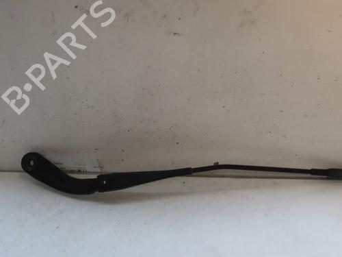 Used Front windshield wiper arm BMW 1 (F20) 118 d (143 hp) 17995788