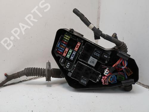Used Fuse box Fuse box 39218138 39218138