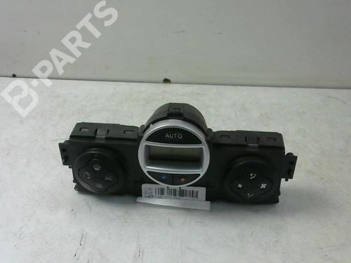 Used Climate control RENAULT SCÉNIC II (JM0/1_) 1.9 dCi (JM0G, JM12, JM1G, JM2C) (120 hp) 8977395