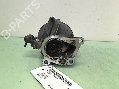 Used Vacuum pump RENAULT LAGUNA II (BG0/1_) [2001-2007]  23150606