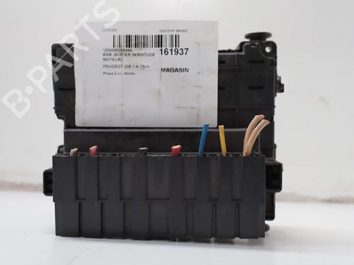 Used Fuse box Fuse box 37186270 37186270