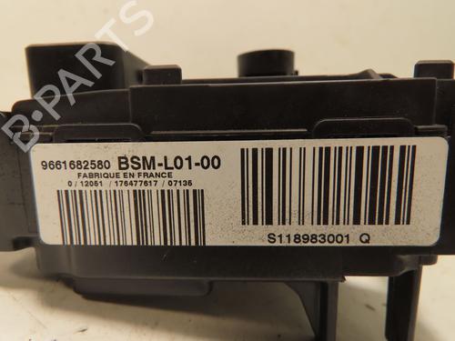 Scatola Fusibili PEUGEOT 407 (6D_) 2.0 HDi 135 (6DRHRH, 6DRHRE, 6DRHRG, 6DRHRJ) (136 hp) 31302265