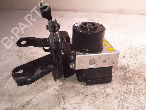 Used ABS pump TOYOTA YARIS (_P9_) 1.4 D-4D (NLP90_, NLP90R) (90 hp) 8991820