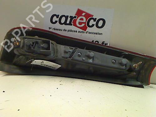 Farolim direito Farolim direito FIAT PUNTO (176_) 60 1.2 (176AP, 176AR, 176AQ, 176BB) (60 hp) 36681447 36681447