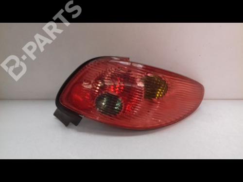 Used Right taillight PEUGEOT 206 CC (2D) 1.6 16V (2DNFUF, 2DNFUR) (109 hp) 10486568