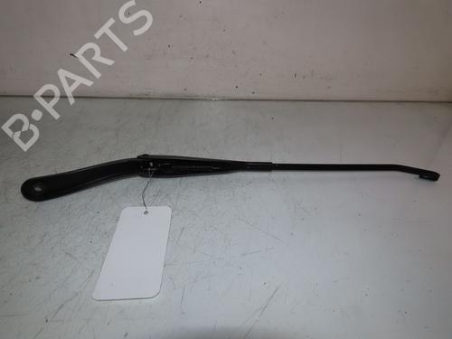 Used Front windshield wiper arm DACIA DUSTER (HS_) 1.5 dCi 4x4 (HSMC, HSMD) (110 hp) 26897955