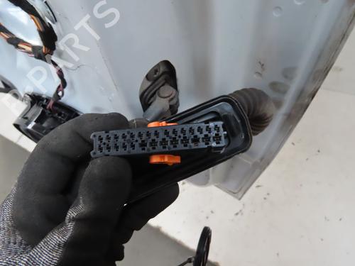 Used Left front door VW POLO V (6R1, 6C1) 1.0 (60 hp) 25278767