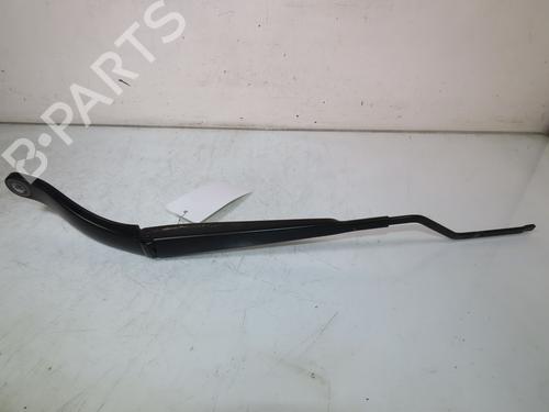 Front windshield wiper arm RENAULT MEGANE IV Hatchback (B9A/M/N_) 1.5 Blue dCi 115 (B9A6) | BP26702353C143 