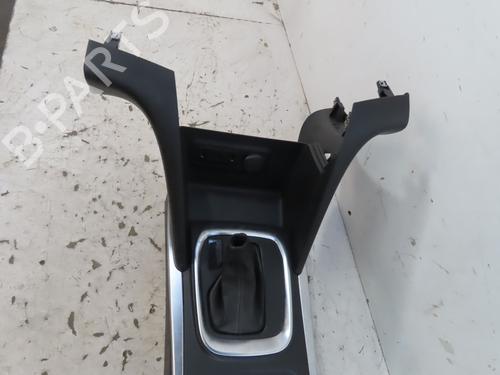 Midtkonsoll RENAULT MEGANE IV Hatchback (B9A/M/N_) 1.5 dCi 110 (B9A3) (110 hp) 26310909