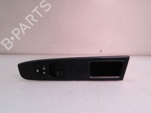 Left front window switch TOYOTA YARIS (_P13_) 1.0 (KSP130_, KSP130) | BP15886497I27