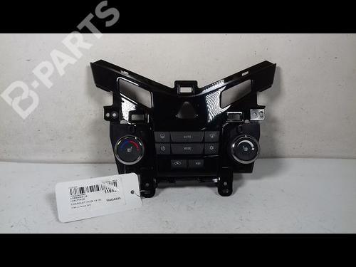 Used Climate control CHEVROLET CRUZE Hatchback (J305) 1.8 (141 hp) 8991737