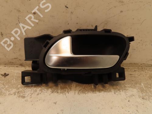 Venstre foran invendig håndtak PEUGEOT 208 I (CA_, CC_) 1.6 HDi (92 hp) 30953073