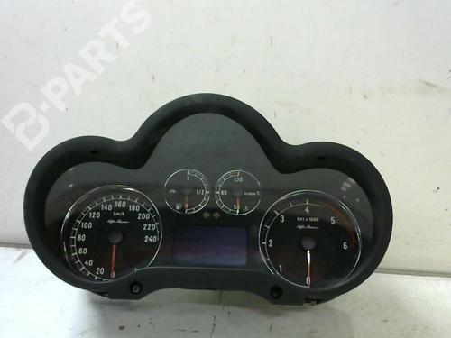 Used Instrument cluster ALFA ROMEO 147 (937_) 1.9 JTDM 8V (937.AXD1A, 937.AXU1A, 937.BXU1A) (120 hp) 8975709