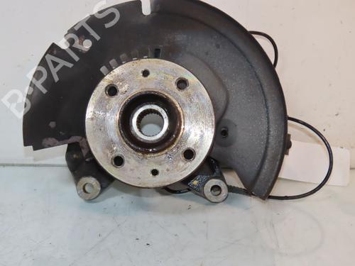 Used Right front steering knuckle RENAULT CLIO V (B7_) 1.5 Blue dCi 85 (B7AG) (86 hp) 22811682