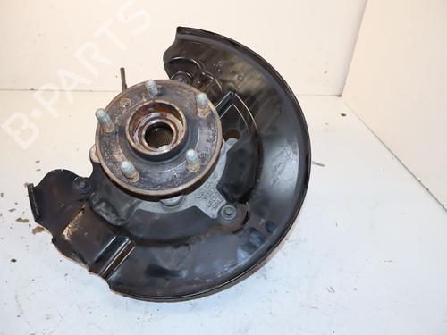 Used Left front steering knuckle VOLVO V40 Cross Country (526) D2 (120 hp) 32767955