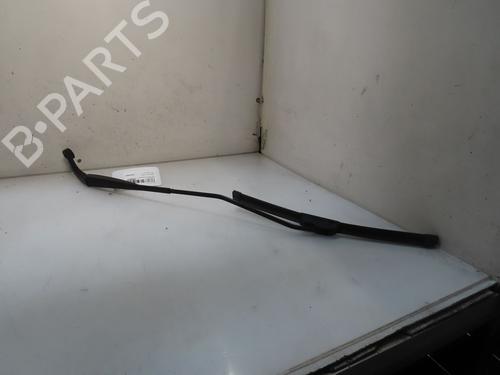 Used Front windshield wiper arm DACIA LODGY (JS_) 1.5 dCi (JSMC, JSAF) (107 hp) 25611059