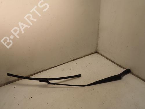 Used Front windshield wiper arm VW TIGUAN (AD1, AX1) 2.0 TDI (150 hp) 32486842