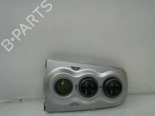 Used Climate control TOYOTA YARIS (_P9_) 1.4 D-4D (NLP90_, NLP90R) (90 hp) 8977808