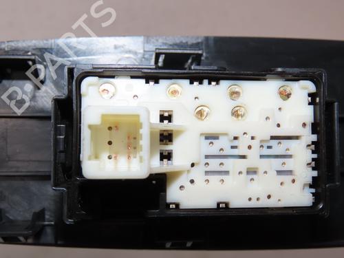 switch-toyota-auris-_e15_-2006-2007-2008-2009-2010-2011-2012-2013-36484653 main image