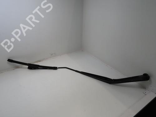 front-windshield-wiper-arm-nissan-juke-f15-2010-2011-2012-2013-2014-2015-2016-2017-2018-2019-27393589 main image