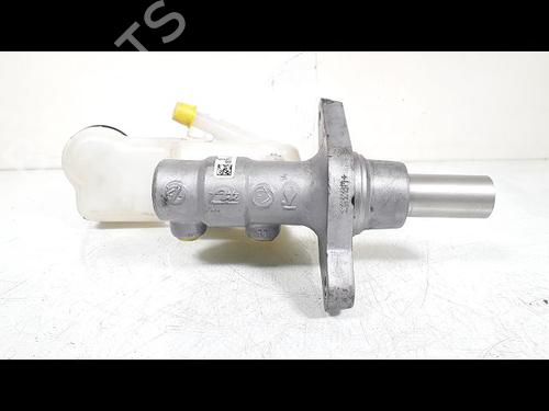 Used Brake master cylinder TOYOTA YARIS (_P13_) 1.0 (KSP130_, KSP130) (69 hp) 11963802