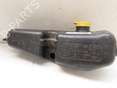 Używane Zbiornik płynu spryskiwaczy DACIA SANDERO II 1.5 dCi (90 hp) 18859639