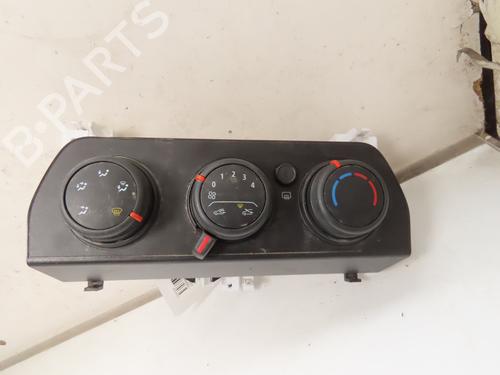 climate-control-dacia-sandero-iii-2021-25830288 main image