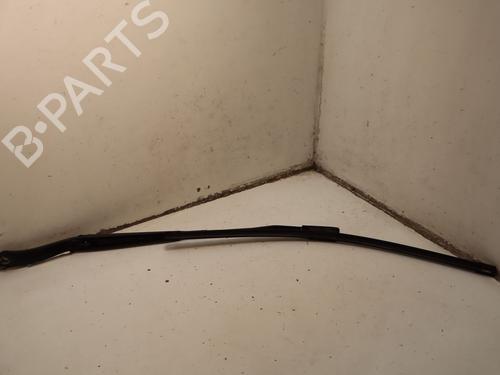 Used Front windshield wiper arm Front windshield wiper arm 33137962 33137962