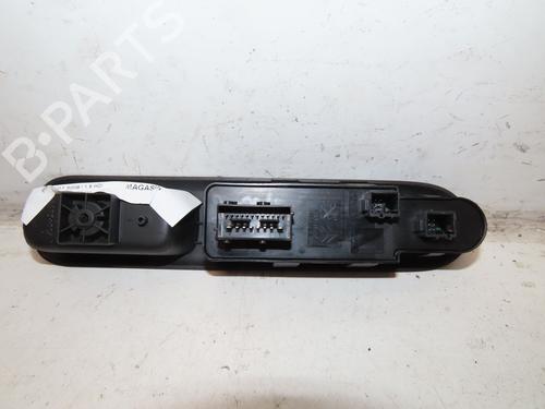 Used Left front window switch PEUGEOT 5008 (0U_, 0E_) 1.6 HDi (112 hp) 28613752
