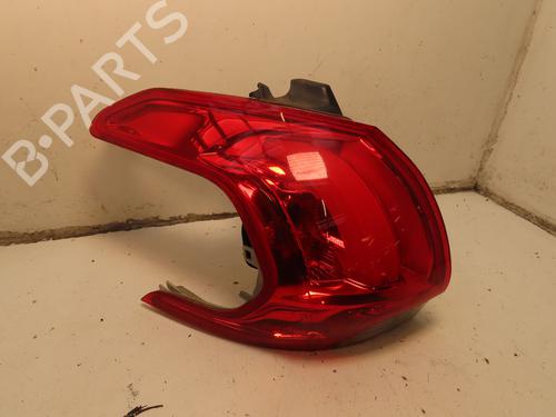 Farolim esquerdo PEUGEOT 2008 I (CU_) 1.2 THP 110 / PureTech 110 (110 hp) 32377772