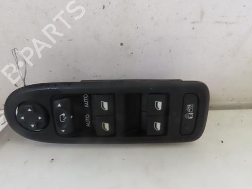 Used Left front window switch CITROËN C3 II (SC_) 1.4 VTi 95 (95 hp) 20926875