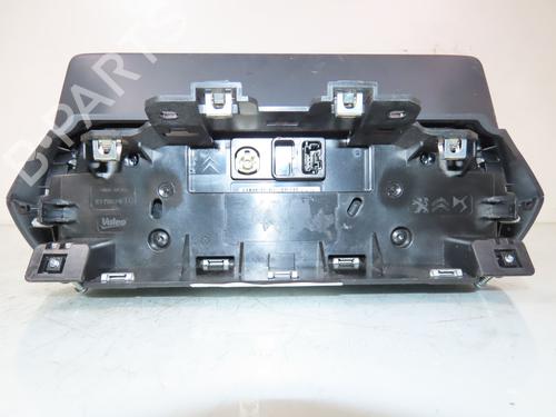 Used Display monitor PEUGEOT 2008 II (UD_, US_, UY_, UJ_, UR_, UC_) 1.2 PureTech 130 (USHNS, URHNS) (130 hp) 25796384