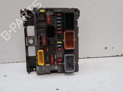Used Fuse box Fuse box 36789893 36789893